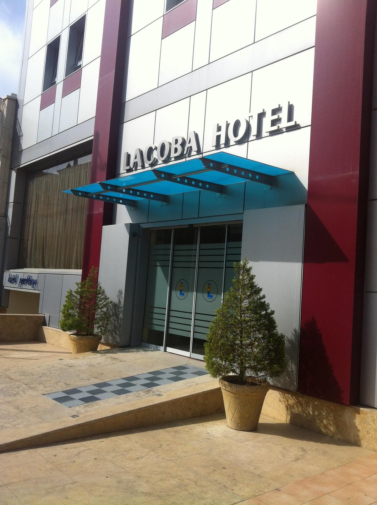 Escort Lacoba Hotel