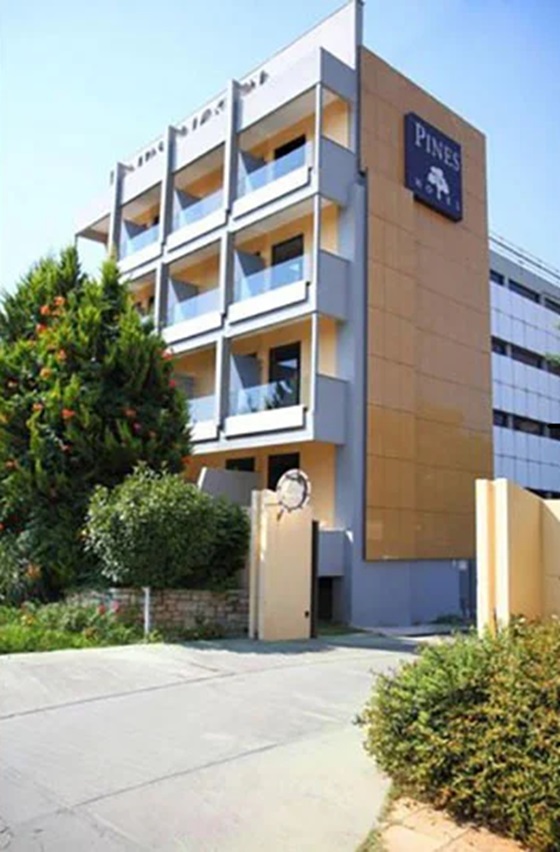Escort Pines Hotel