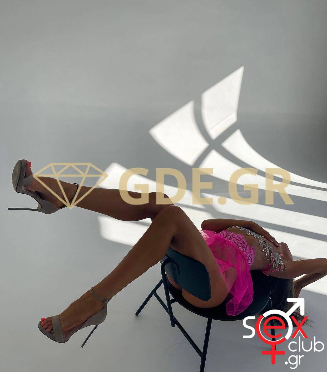 Escort-Bella-2-2360