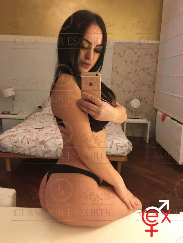 Escort-Zara-692