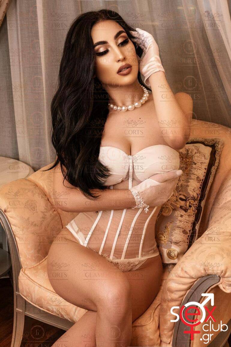Escort-Amber-4-4074