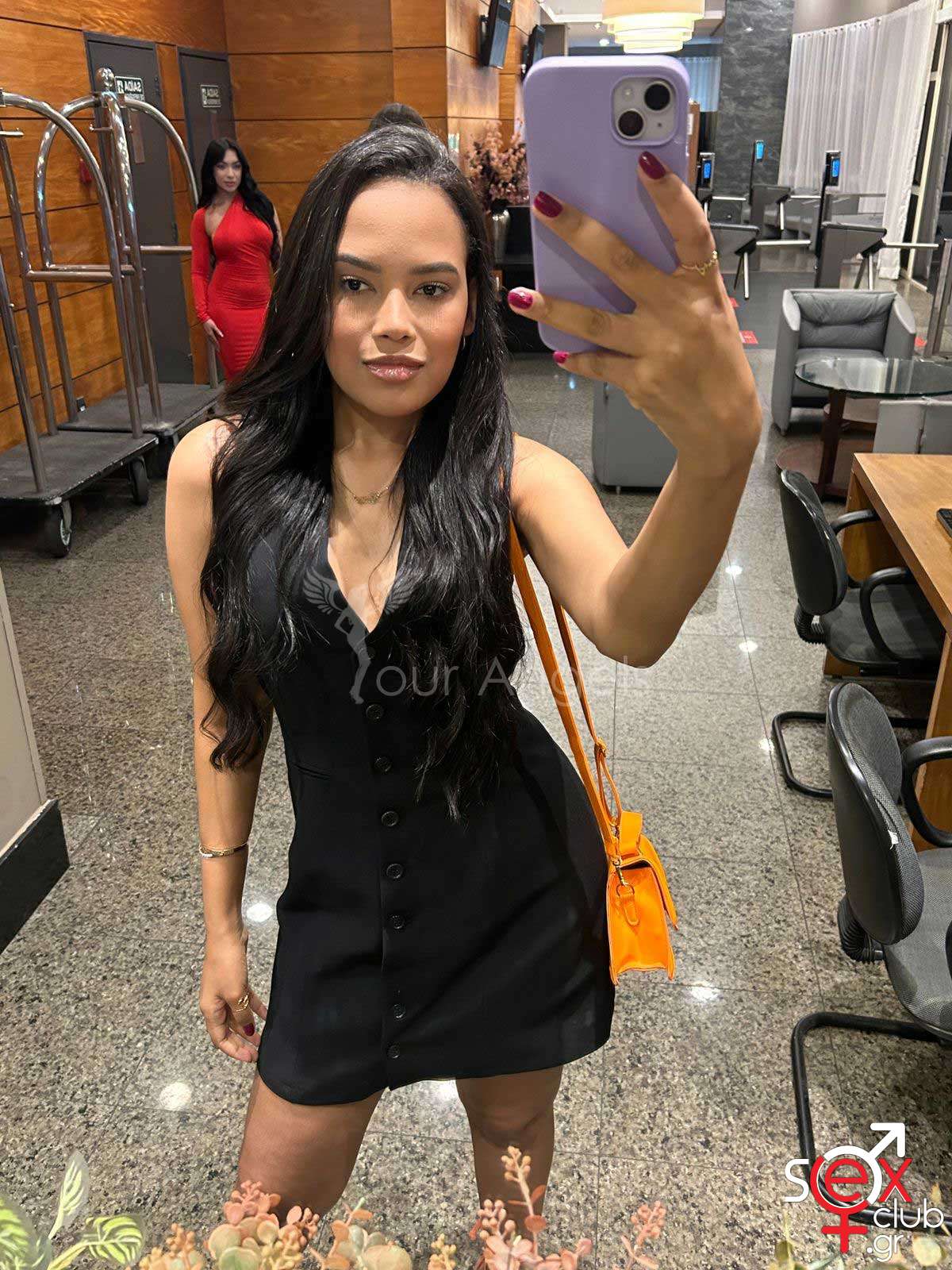 Escort-Roanna-7022
