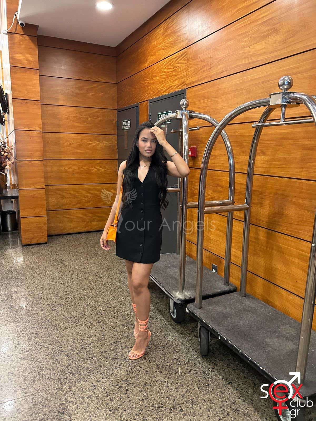 Escort-Roanna-7022