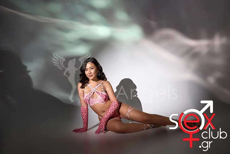 Escort-Mika-2-8033