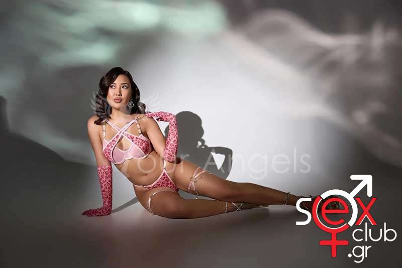 Escort-Mika-2-8033