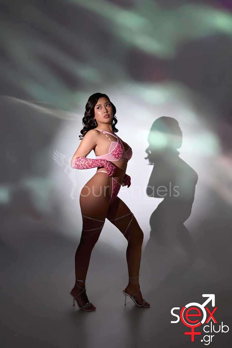 Escort-Mika-2-8033