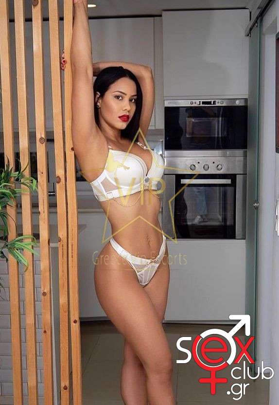 Escort-Aria-8932
