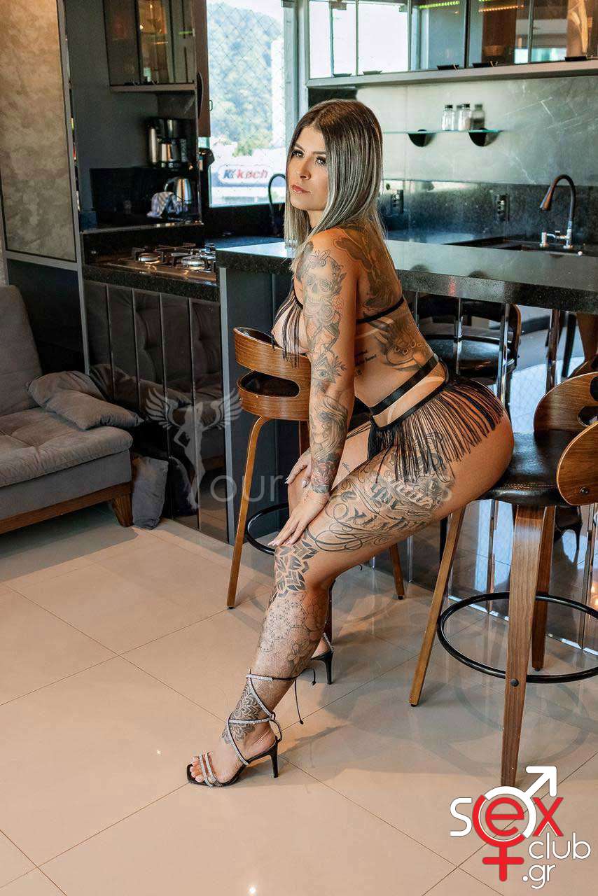 Escort-Julie-2-8827
