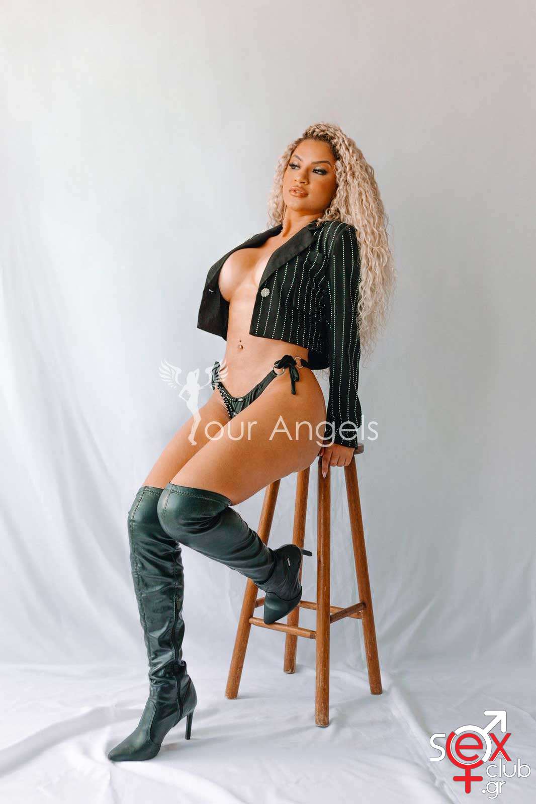 Escort-Larissa-2-9323