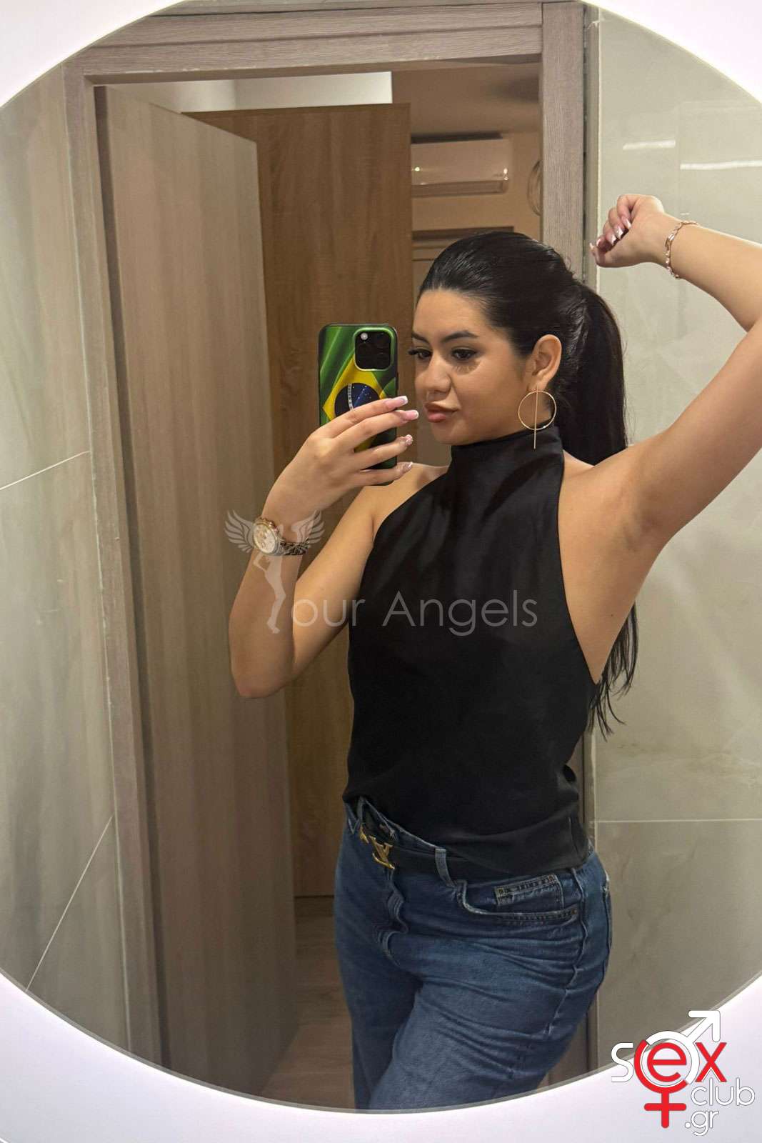 Escort-Crystal-10675