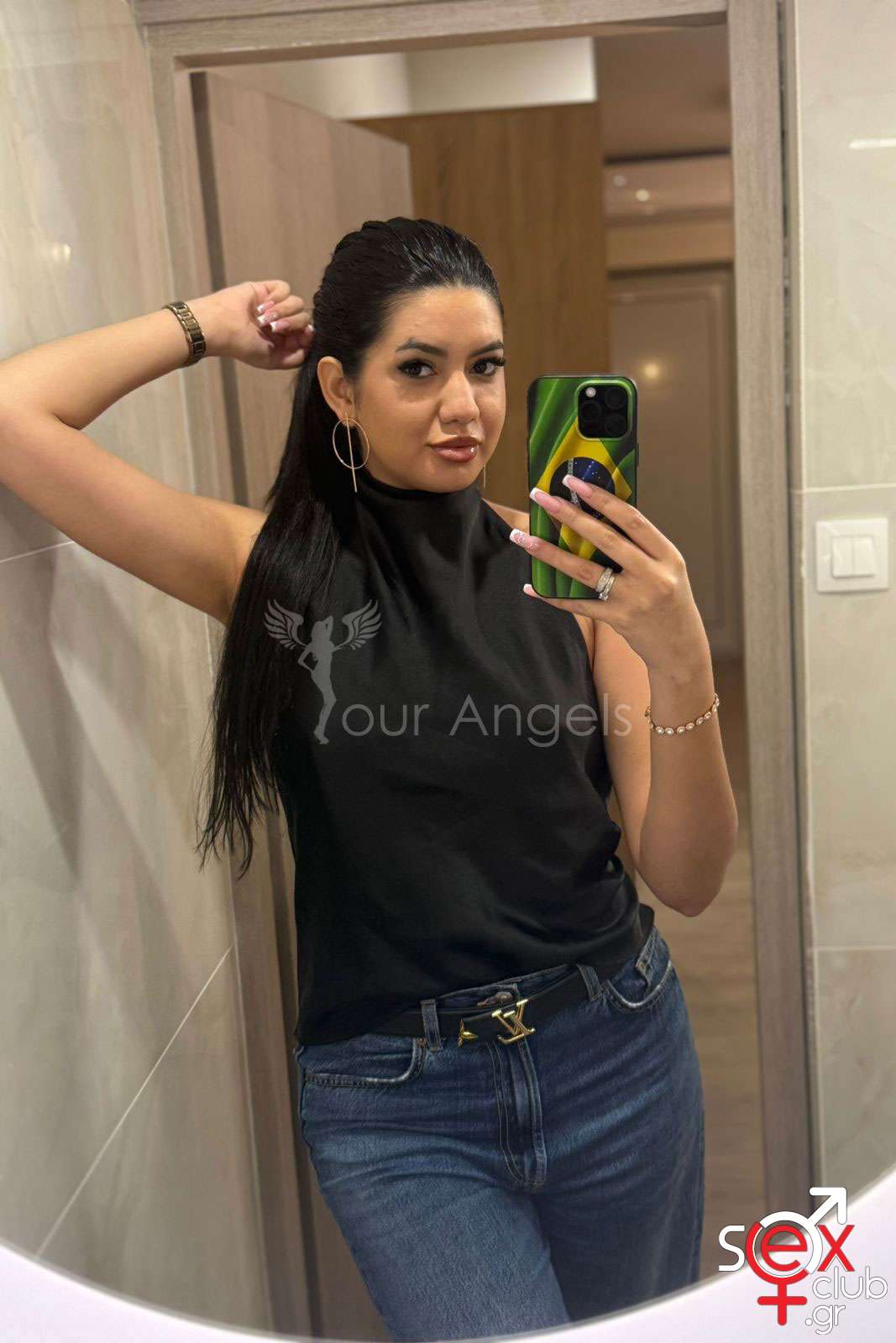 Escort-Crystal-10675